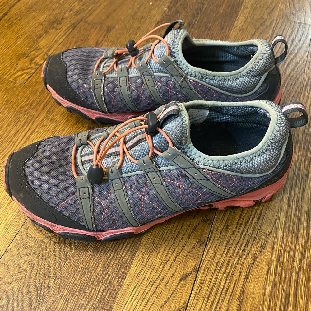 Oboz hiking shoes